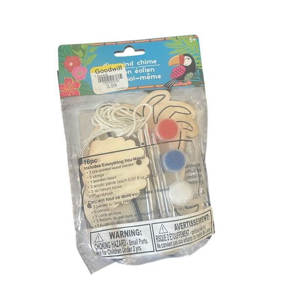 Lot of Kid's Crafts Haunted House Bird Feeder Penske Truck Teddy Bear and More - Picture 4 of 7